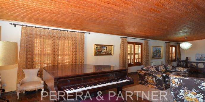 26---Wohnzimmer-mit-Klavier-2.-Etage-I