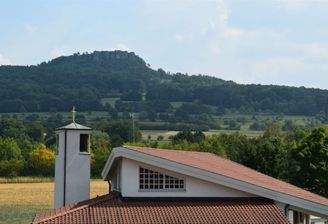 Blick vom Wohnzimmer auf den Staffelberg