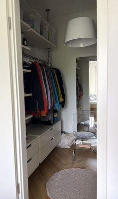 Begehbarer Kleiderschrank