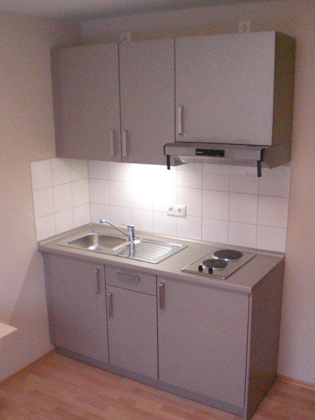 Studentenwohnanlage sucht einen neuen Mieter! Möbliertes Studenten 1-Zimmer-Dachgeschoss-Appartment in der Universit... - Foto 4