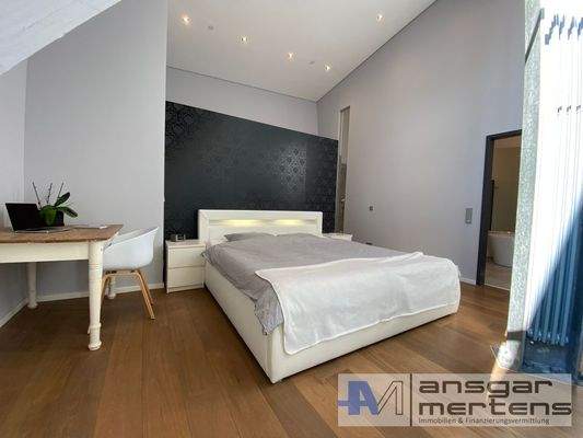 Schlafzimmer inklusive Ankleide