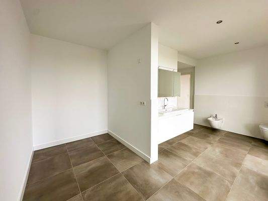 Großes Bad-en-suite