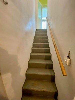 Treppenaufgang vom Keller.jpg