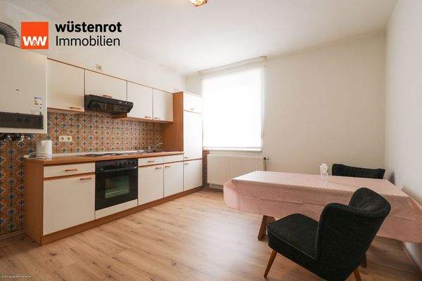 Küche mit Sitzplatz