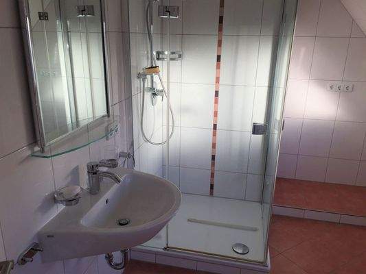 2017-06-07 20-58-53-17