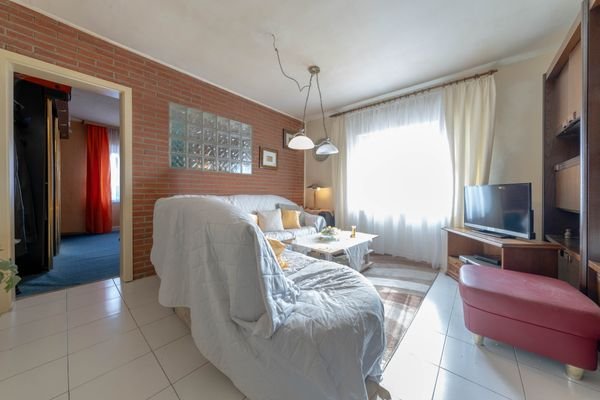 EG li. Wohnzimmer