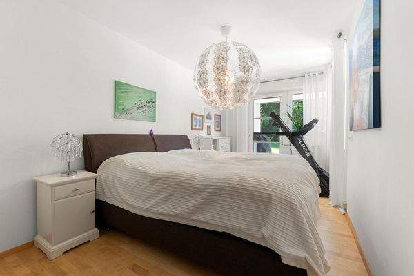 Schlafzimmer mit Gartenzugang
