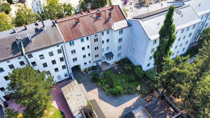 Rückseite mit Innenhof