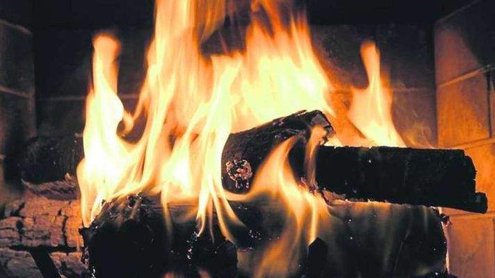 Traumhafte Weihnachten vorm eigenen Kamin