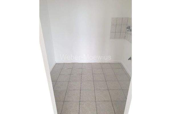 3423 Küche vor Mietereinzug