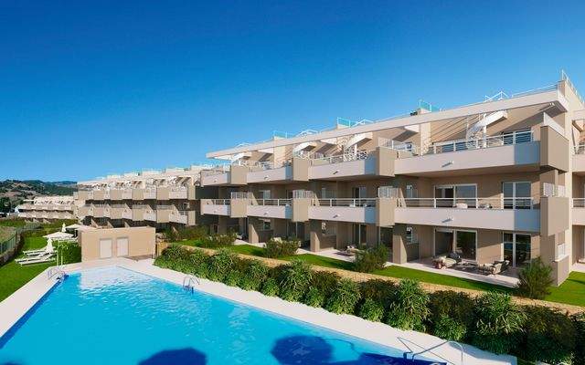 Sunny Golf apartments-Estepona-pool_2