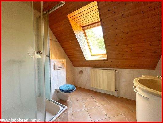 Nebengebäude Dachgechoss Bad
