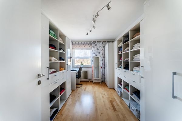 Kinderzimmer/Ankleide