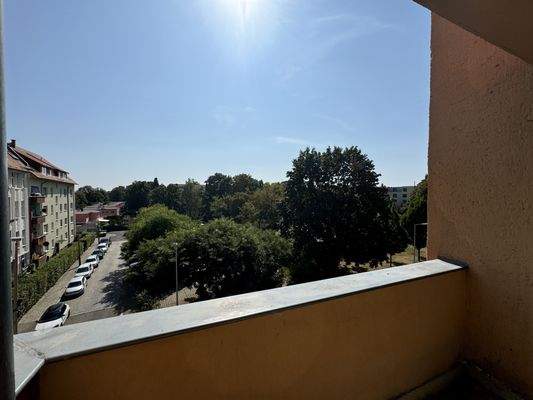 Balkon Straßenansicht