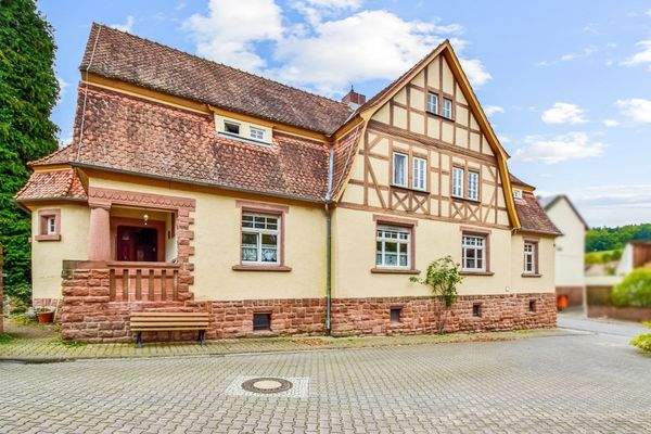 Straßenansicht (und Zugang WGH 2+3)