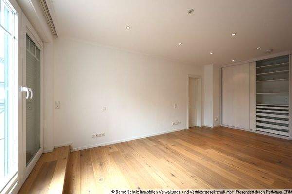 12 großes Schlafzimmer