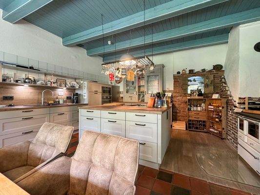 Küche mit Essbereich