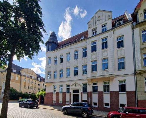 Hausansicht mit Eingangsbereich