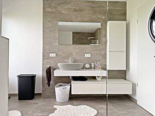 Bad - Weitwinkel (2).jpg