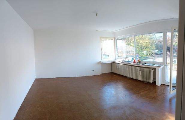 Wonzimmer mit Balkon