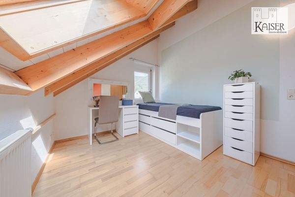 3 - 6-ZimmerWhg. OG+DG, Teil Whg. DG (8)