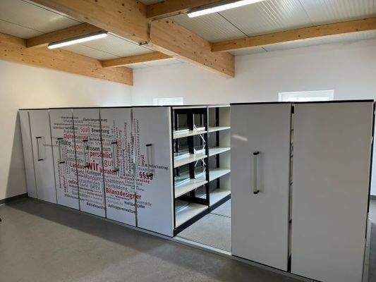 Schieberegal für Ordner