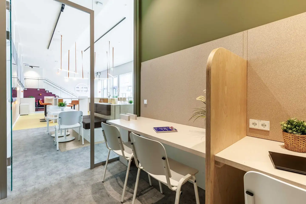 THE FIZZ Hannover Studyroom 4.jpg