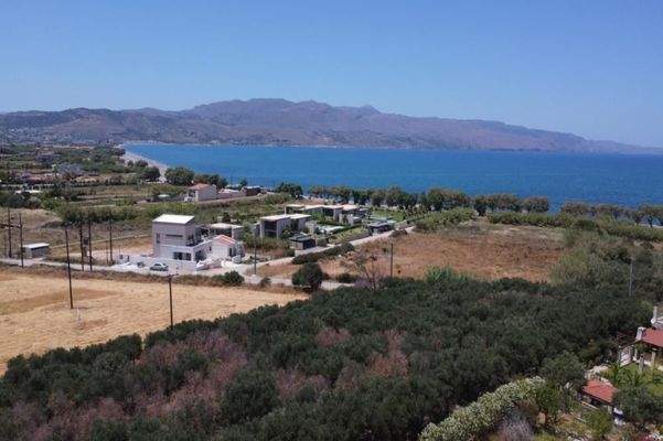 Kreta, Tavronitis: Schönes Grundstück mit Meerblick und hoher Baukapazität zu verkaufen