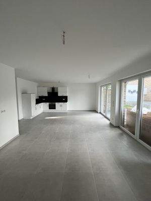 Wohn-, Ess- und Küchenbereich 1.jpg