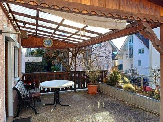 Terrasse mit Pergola