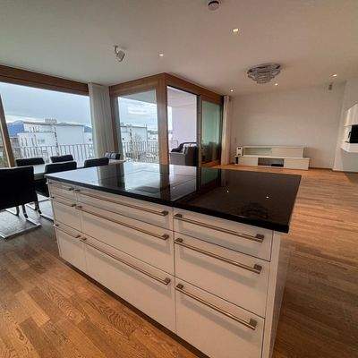 Küchenblock Richtung Loggia.jpeg