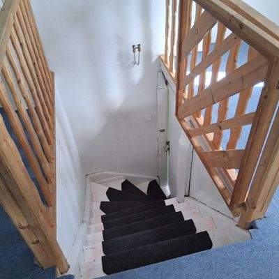 Treppe ins OG.jpg