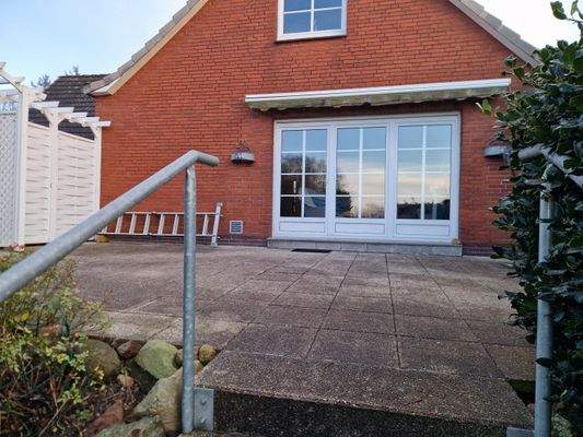 Hier kann mit der großen Familie oder Freunden gesessen und gegrillt werden.