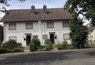 rechte Hälfte des Doppelhauses