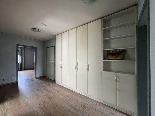 Flur mit Einbauschrank