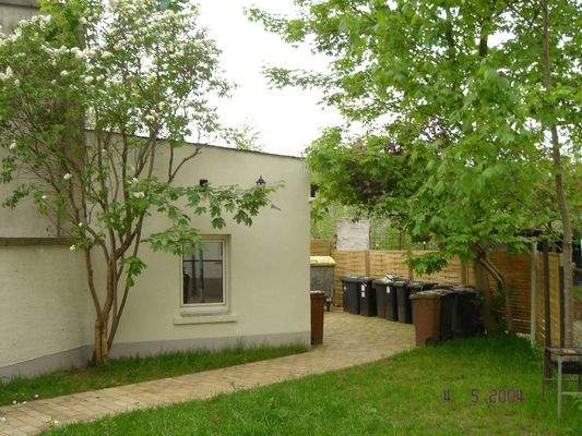 Innenhof, Abfalltonnen