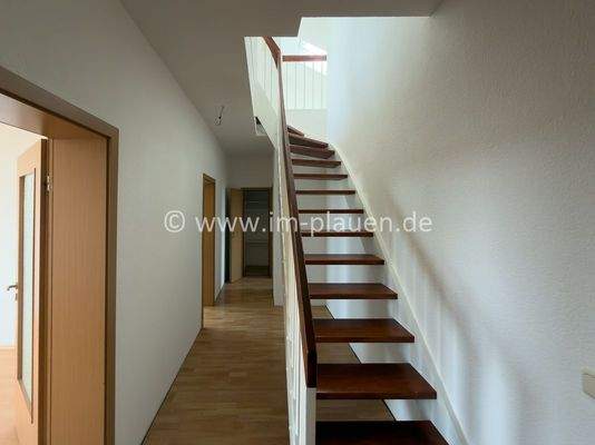 Flur mit Treppenaufgang