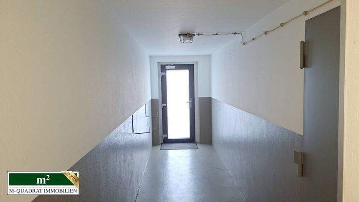 Flur im Keller zu den Garagen