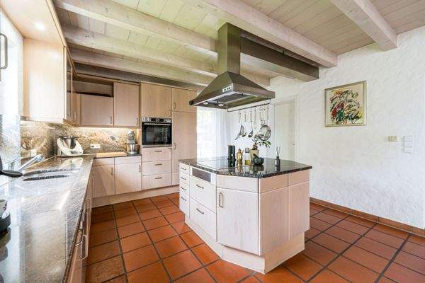 Küche mit Kochinsel