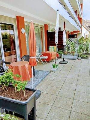 Große &amp; sonnige Terrasse
