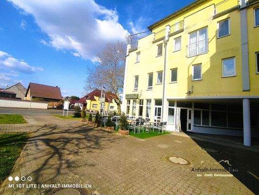 Gebäudeeingangsbereich B