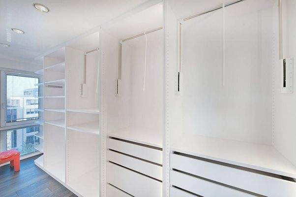 Ankleidezimmer im OG