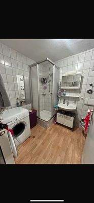 Modernes Badezimmer
