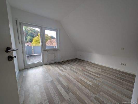 Schlafzimmer 1 DG m. Zugang zur Dachterrasse