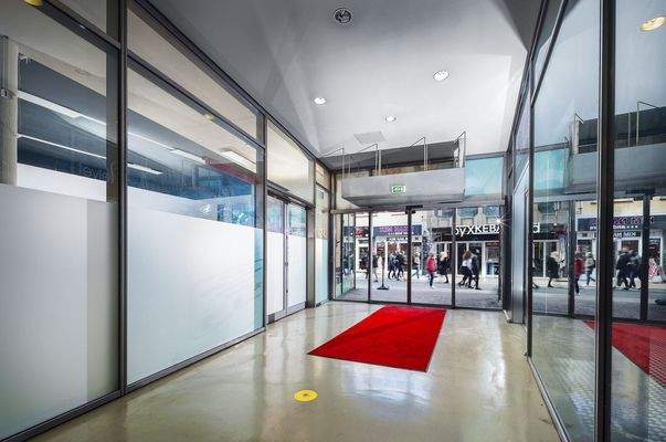 brueckcenter-ladenlokalbrueckstr-re-eingang-web