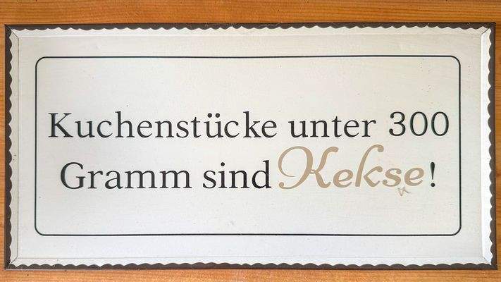 Schild im Haus