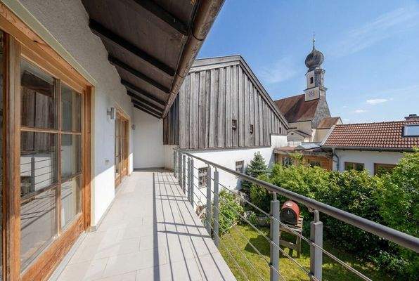 Teilüberdachter Balkon