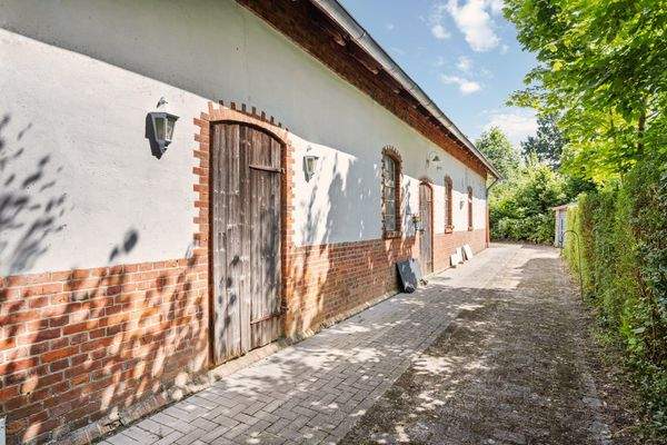 Remise m. ELW & Ausstellung