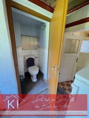 Separates WC vor Hinterausgang