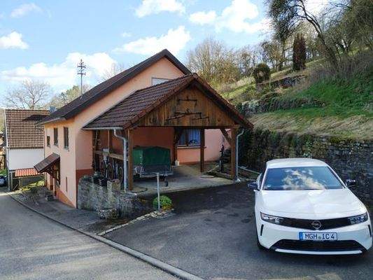 Carport mit vielseitigen Verwendungsmöglichkeiten